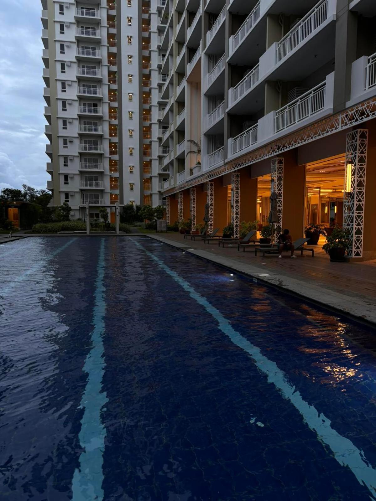 2 Bedroom Condo Unit Near Sm Bf & Naia At The Atherton By Dmci With 2 Balcony Paranaque City Exterior foto