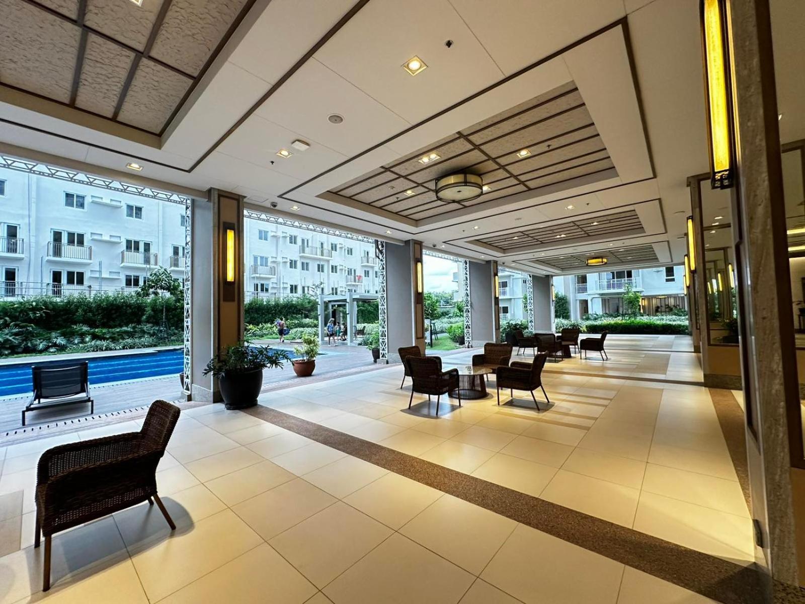 2 Bedroom Condo Unit Near Sm Bf & Naia At The Atherton By Dmci With 2 Balcony Paranaque City Exterior foto
