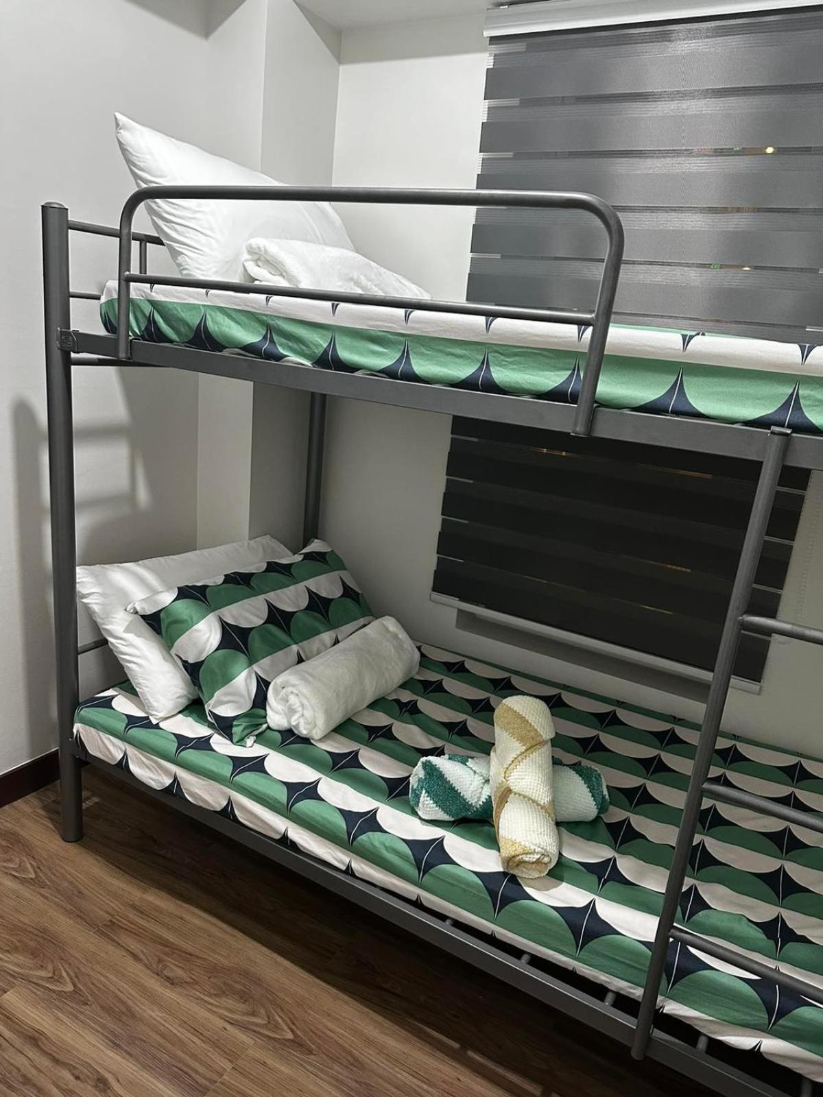 2 Bedroom Condo Unit Near Sm Bf & Naia At The Atherton By Dmci With 2 Balcony Paranaque City Exterior foto