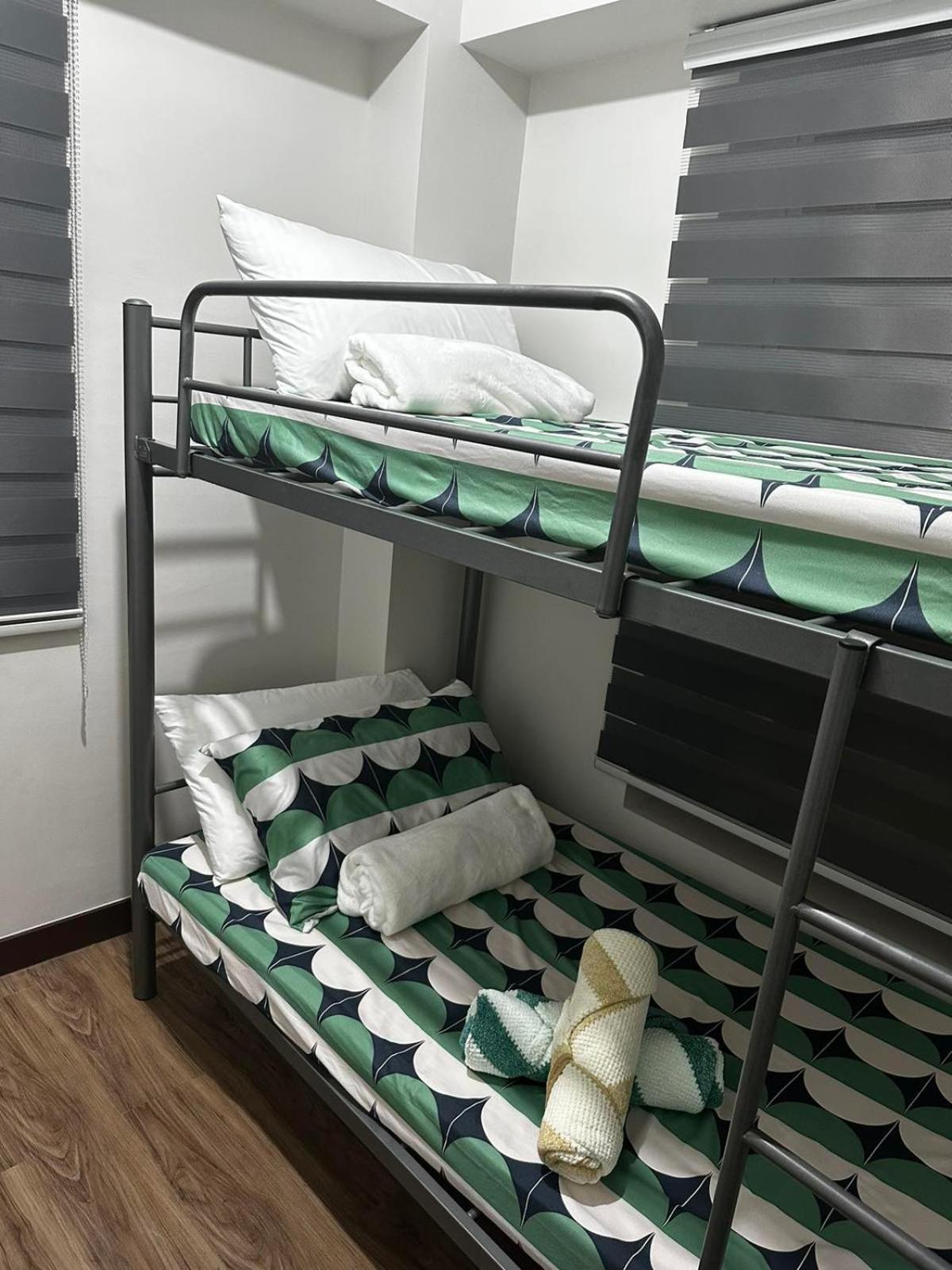 2 Bedroom Condo Unit Near Sm Bf & Naia At The Atherton By Dmci With 2 Balcony Paranaque City Exterior foto